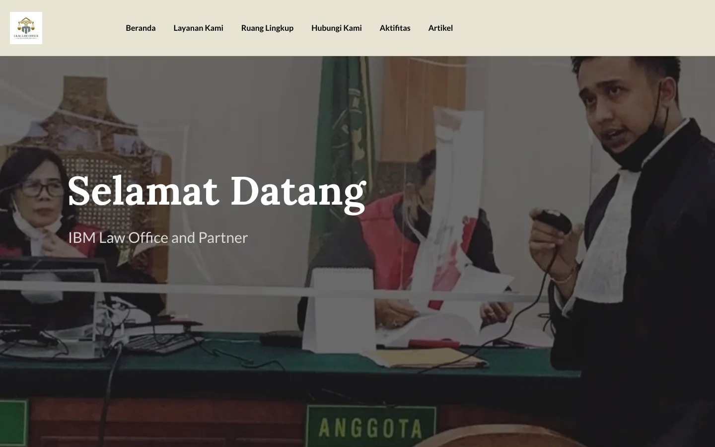 Website IBM Law Office buatan Lenka Studio